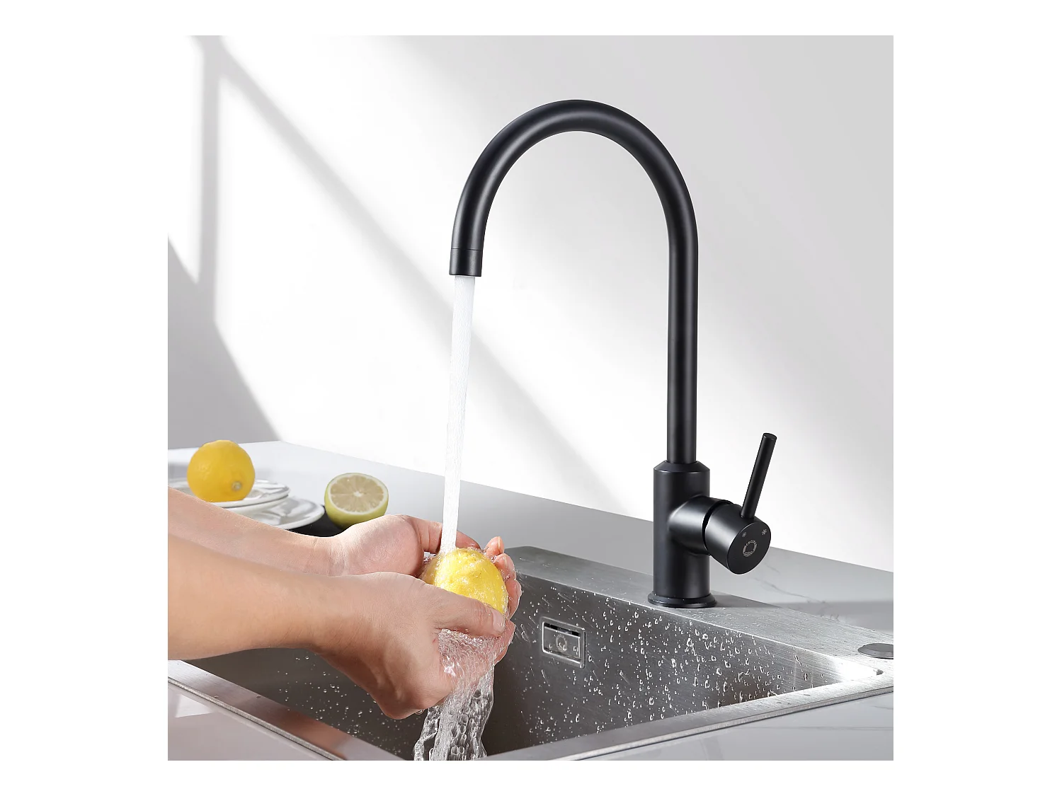 Évier de Cuisine 1 Cuve 70×45cm + Egouttoir + Vasque + Distributeur de Savon + Mitigeur de Cuisine en Inox Noir