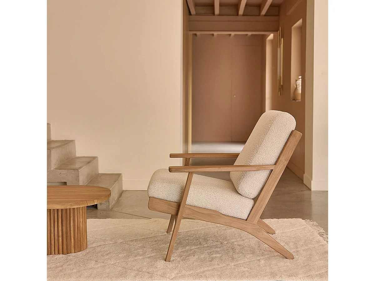 Sillón de madera de teca maciza y asiento de tela de rizo