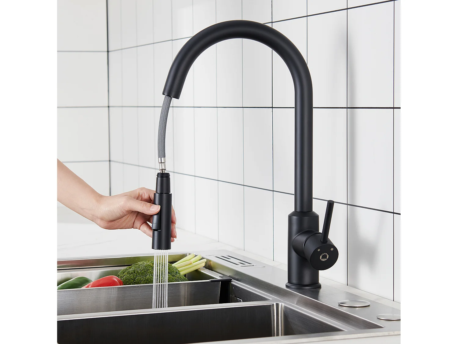 Cecipa max Evier en Quartz 60*45cm, avec Panier de Vidange et Distributeur de Savon Gratuits + Mitigeur de Cuisine avec Douchette Extractible Noir