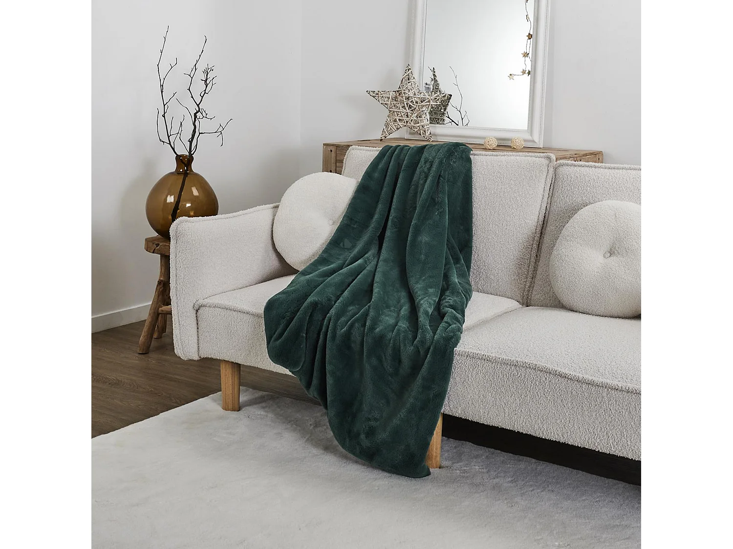 Plaid en polyester 120x150 cm FLEUR DE LUNE fausse fourrure avec lanières vert sapin