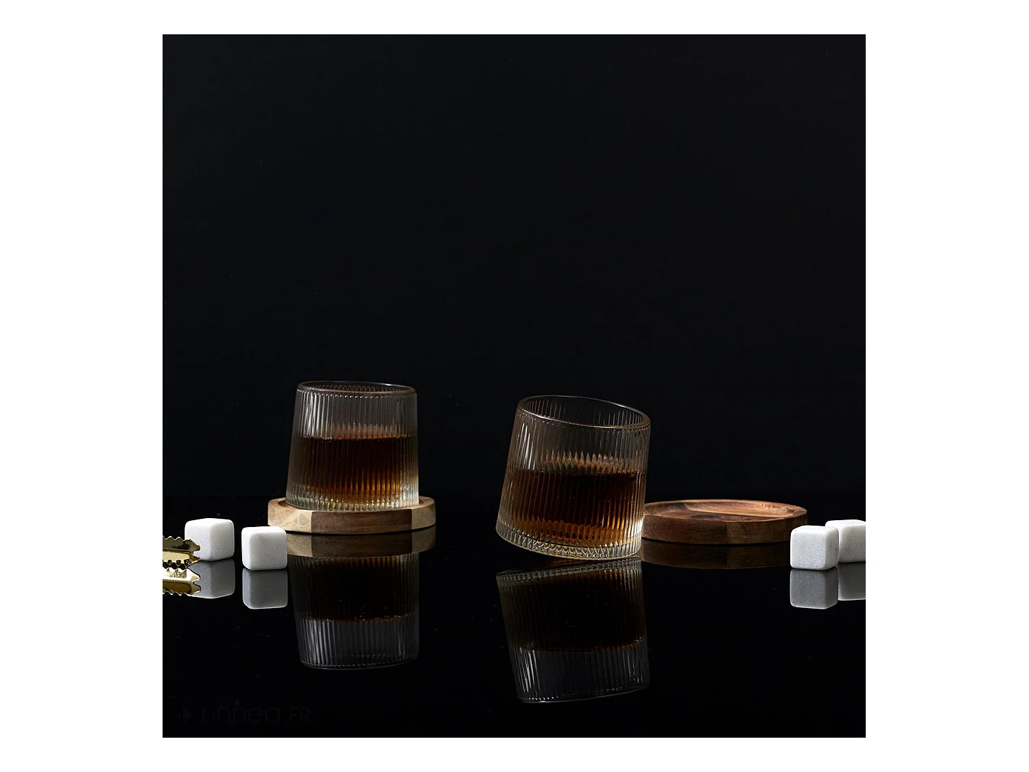 Lot de 2 verres à whisky collection CASK et leur support en acacia