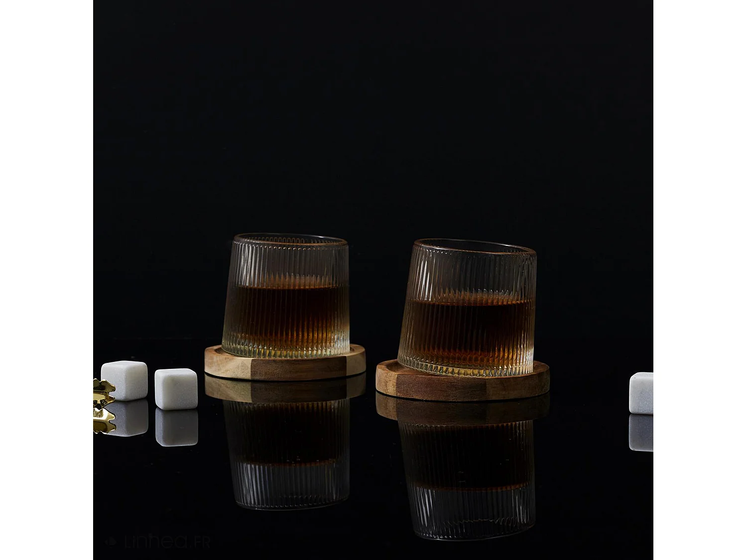 Lot de 2 verres à whisky collection CASK et leur support en acacia