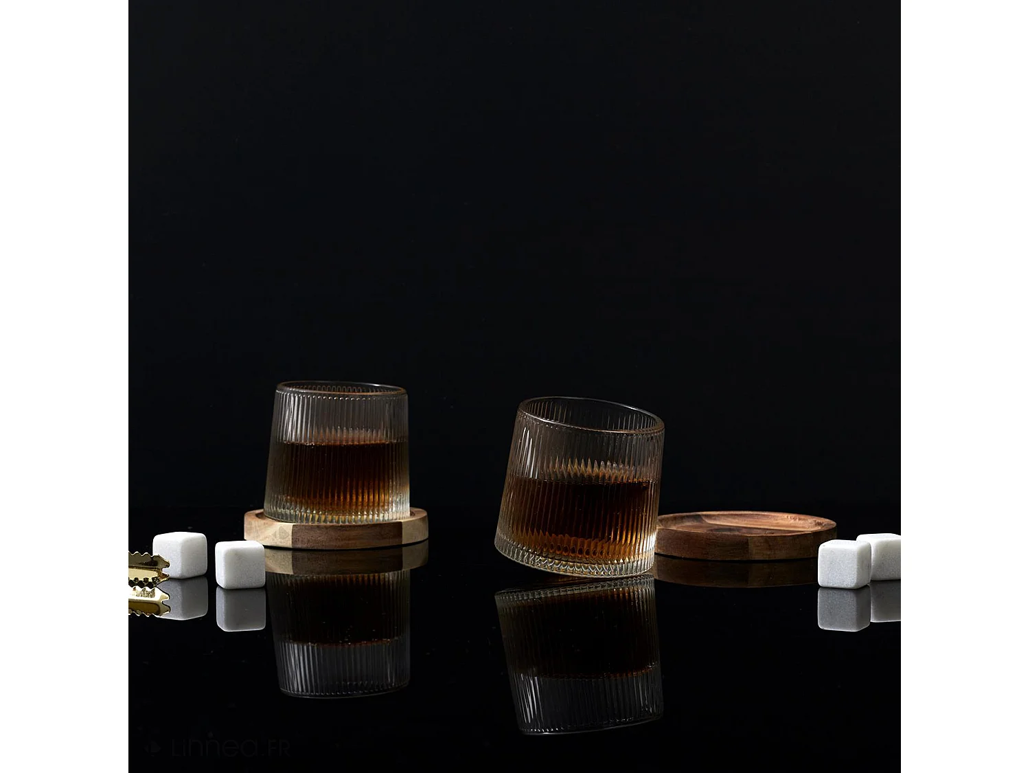 Lot de 2 verres à whisky collection CASK et leur support en acacia