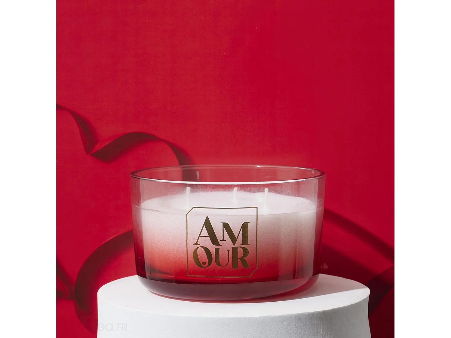 Bougie parfumée 3 mèches en coton AMOUR à la cire de parafine senteur rêve poudré