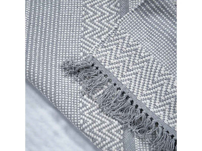 Tapis 140 x 200 cm coton brodé de lignes et chevrons gris – FLICKER