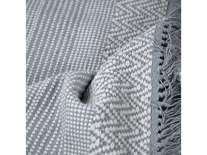 Tapis 140 x 200 cm coton brodé de lignes et chevrons gris – FLICKER