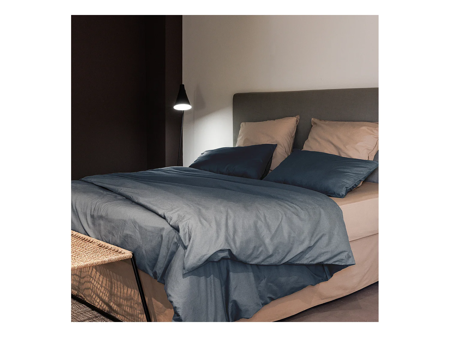 Parure de lit 240x220 cm et 65x65 cm coton lavé PALACE noir granit 3 pièces