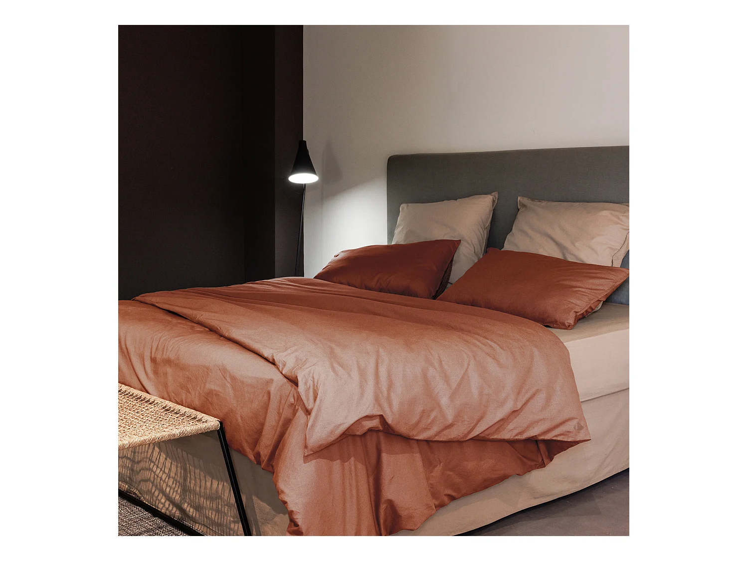 Parure de lit 260x240 cm et 65x65 cm coton lavé PALACE marron terre cuite 3 pièces