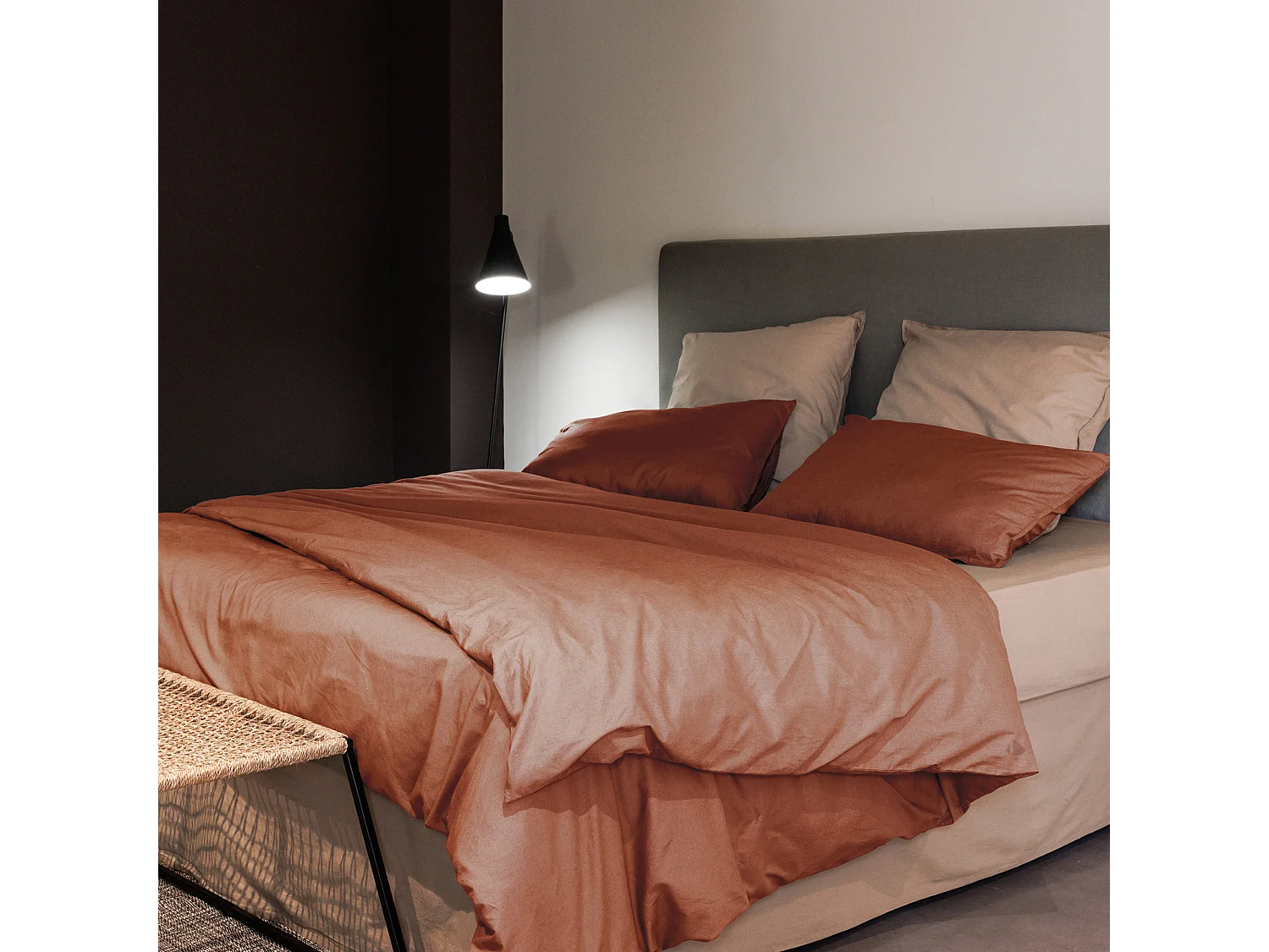 Parure de lit 240x220 cm et 65x65 cm coton lavé PALACE marron terre cuite 3 pièces