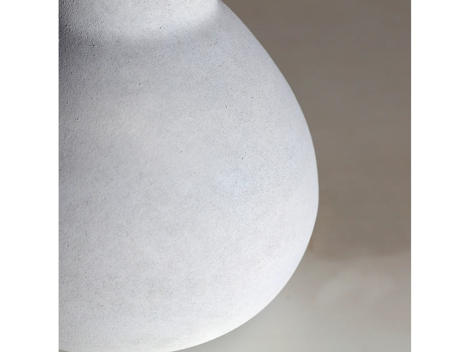 Vase en verre blanc cassé 21x21x24 cm