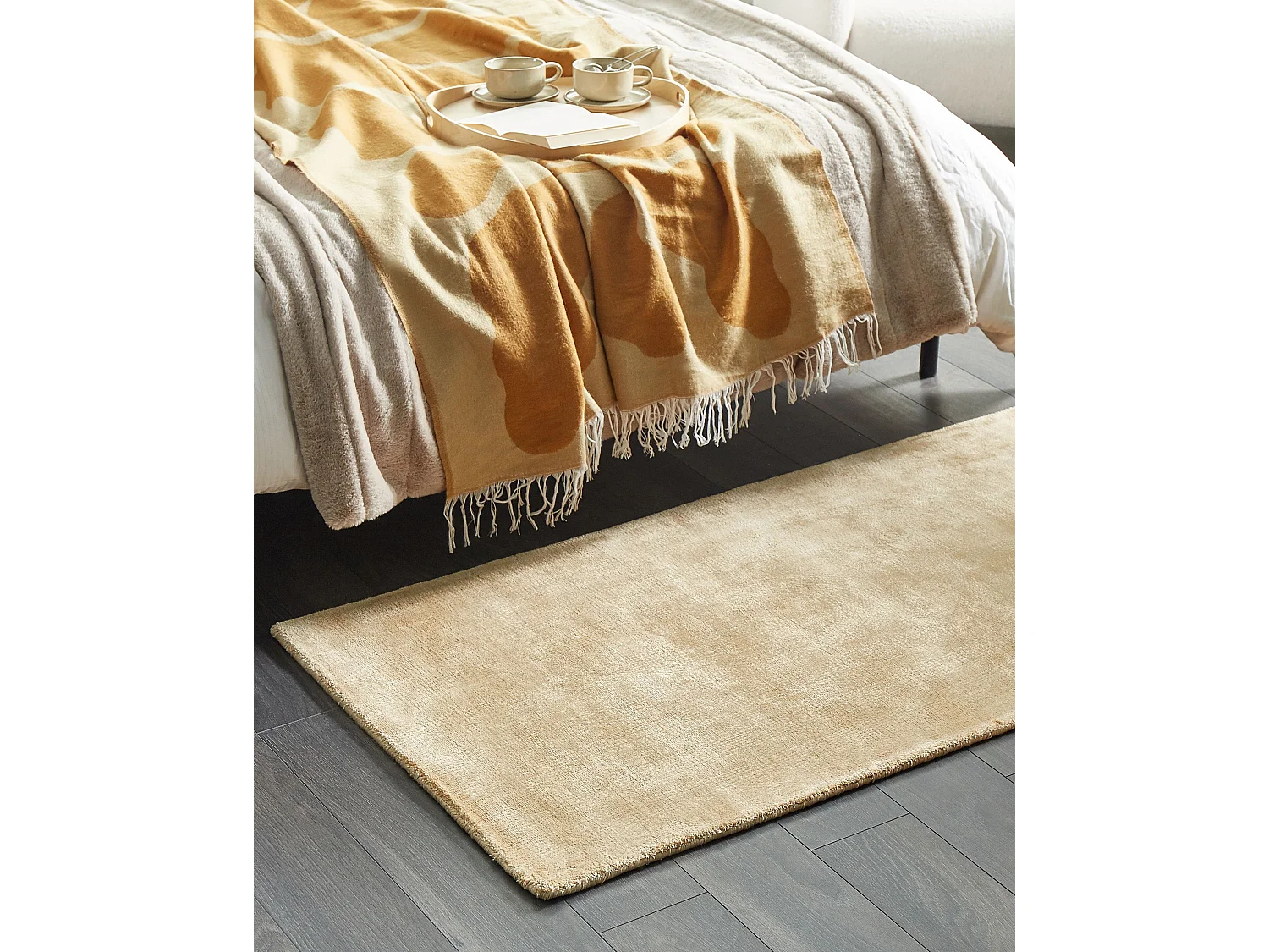 Teppich Viskose beige 80 x 150 cm einfarbig handgewebt Kurzflor Modern Gesi II
