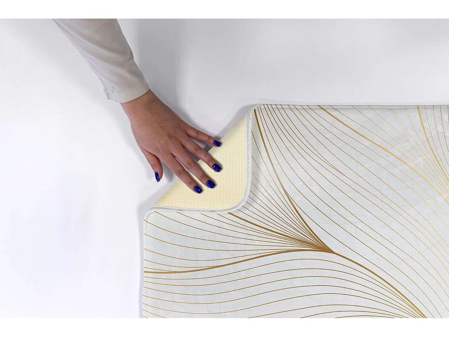 Tapis de chambre à coucher, 90x60 cm. Motif de lignes abstraites. Tapis tendance pour une chambre ou un salon.