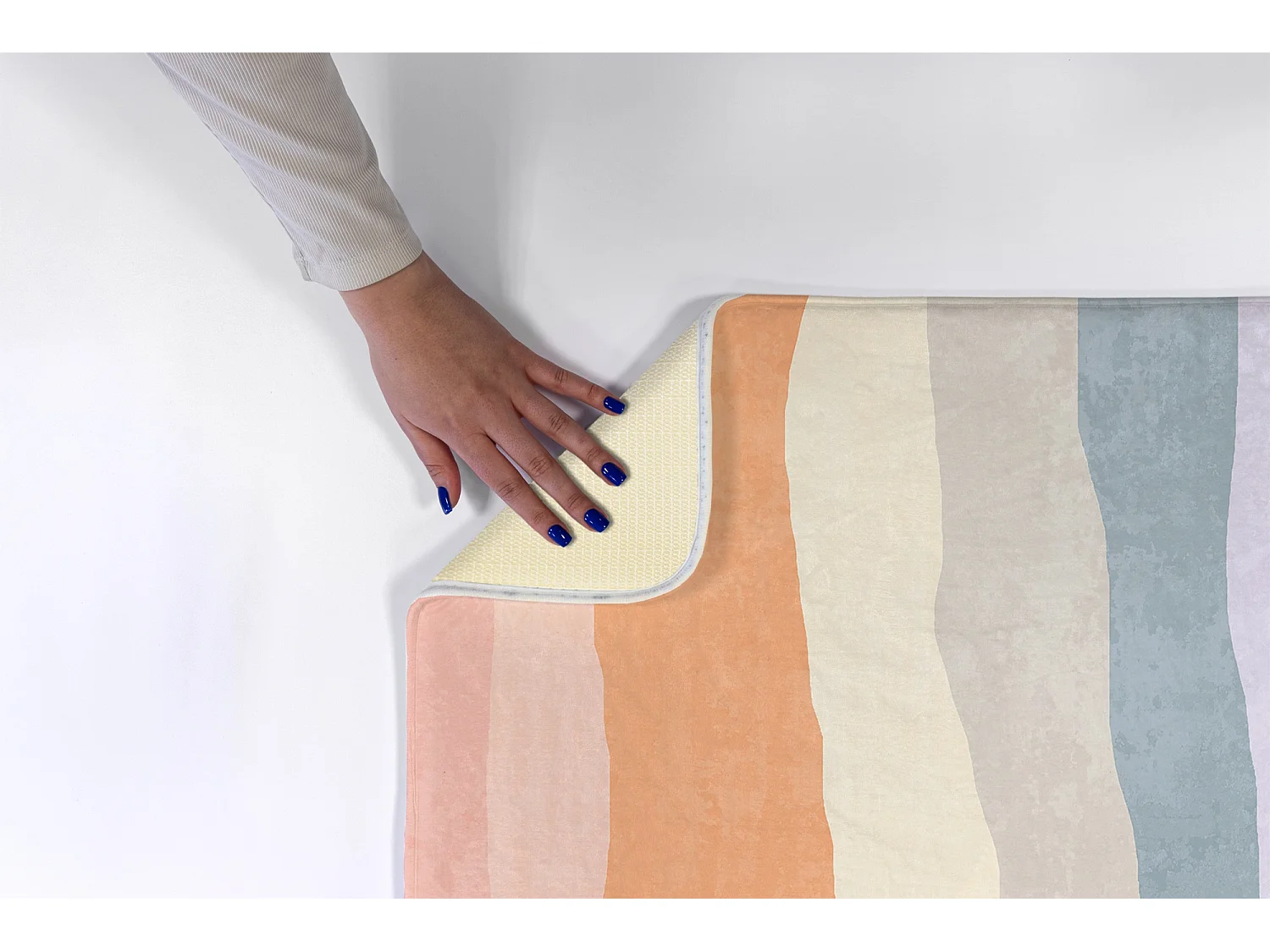 Tapis pour la chambre, 75x45 cm Rayures verticales colorées Tapis tendance pour la chambre ou le salon.