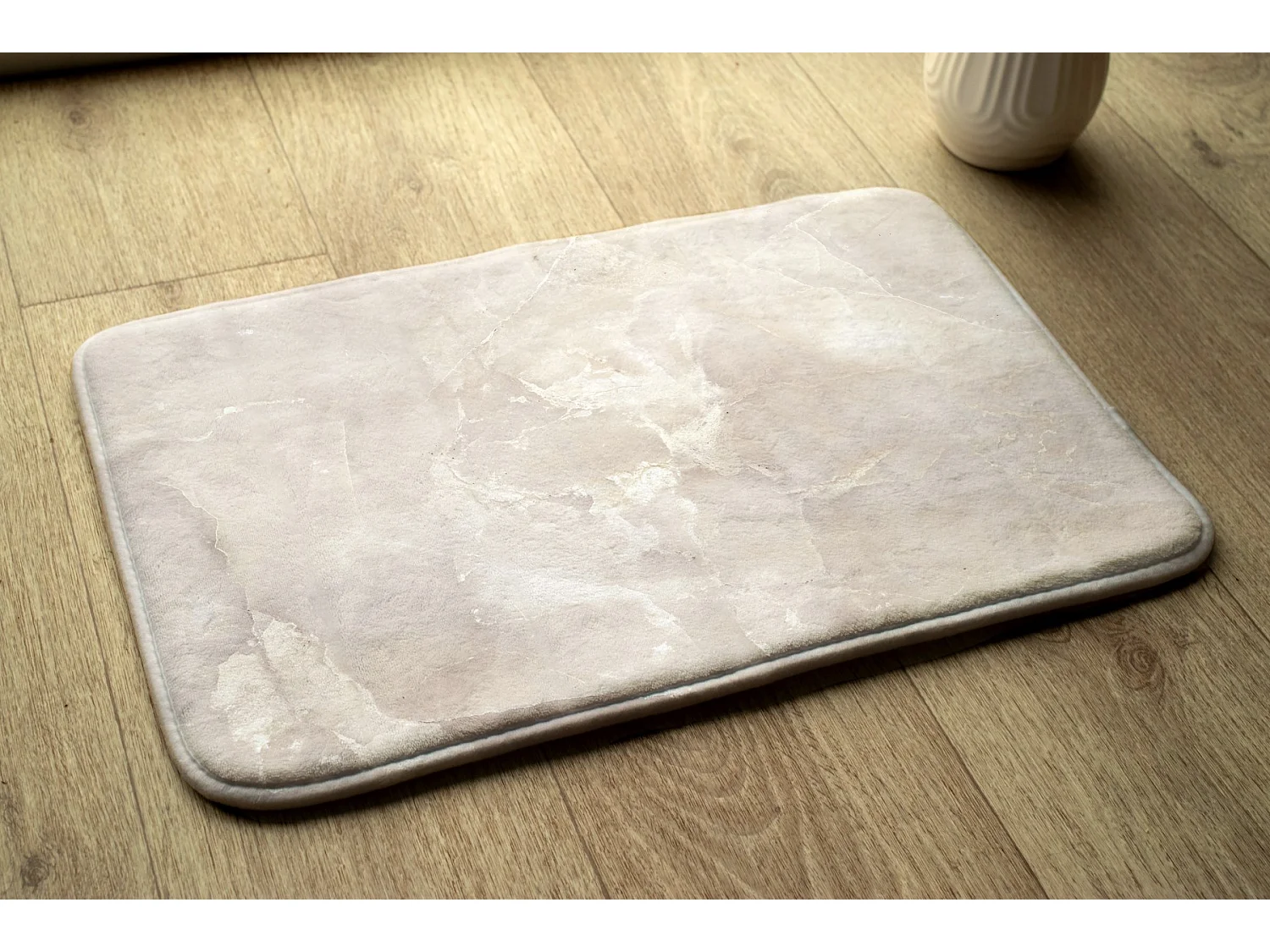 Tapis pour la chambre, 75x45 cm, surface en marbre. Tapis tendance pour la chambre ou le salon.