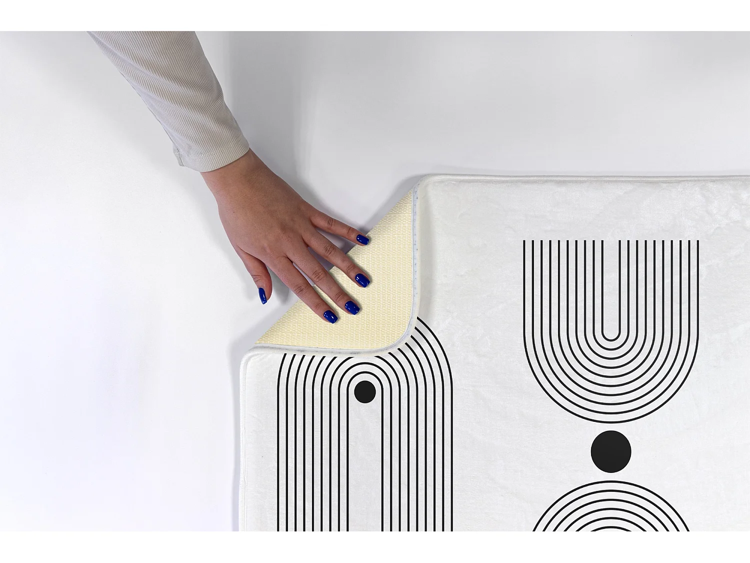 Tapis pour la chambre, 90x60 cm. Motifs géométriques. Tapis tendance pour la chambre ou le salon.