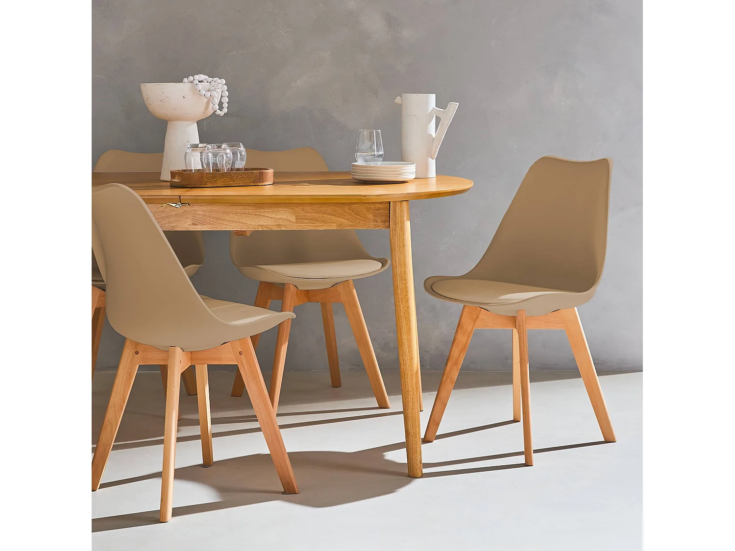 Set 4 sedie scandinave imbottite, gambe in legno , cappuccino