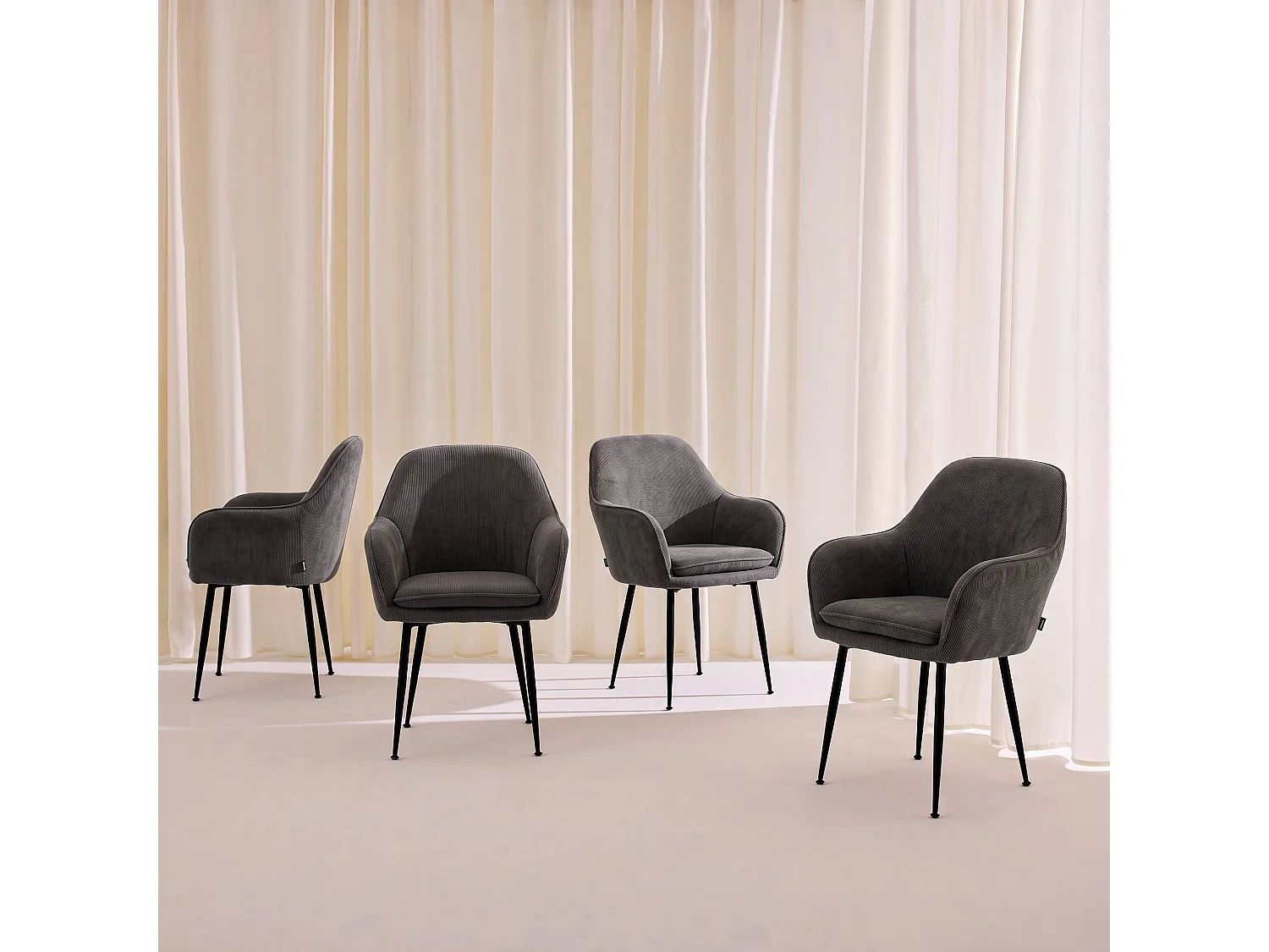 Set 4 poltrone in velluto a coste con gambe in metallo, Shella velluto, Grigio scuro, 57x59x84.5 cm