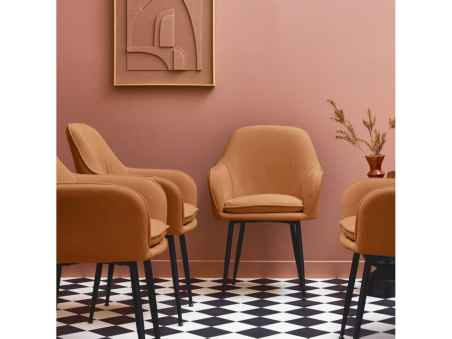 Sillón de terciopelo de canalé y patas de metal negro, set de 4 camel