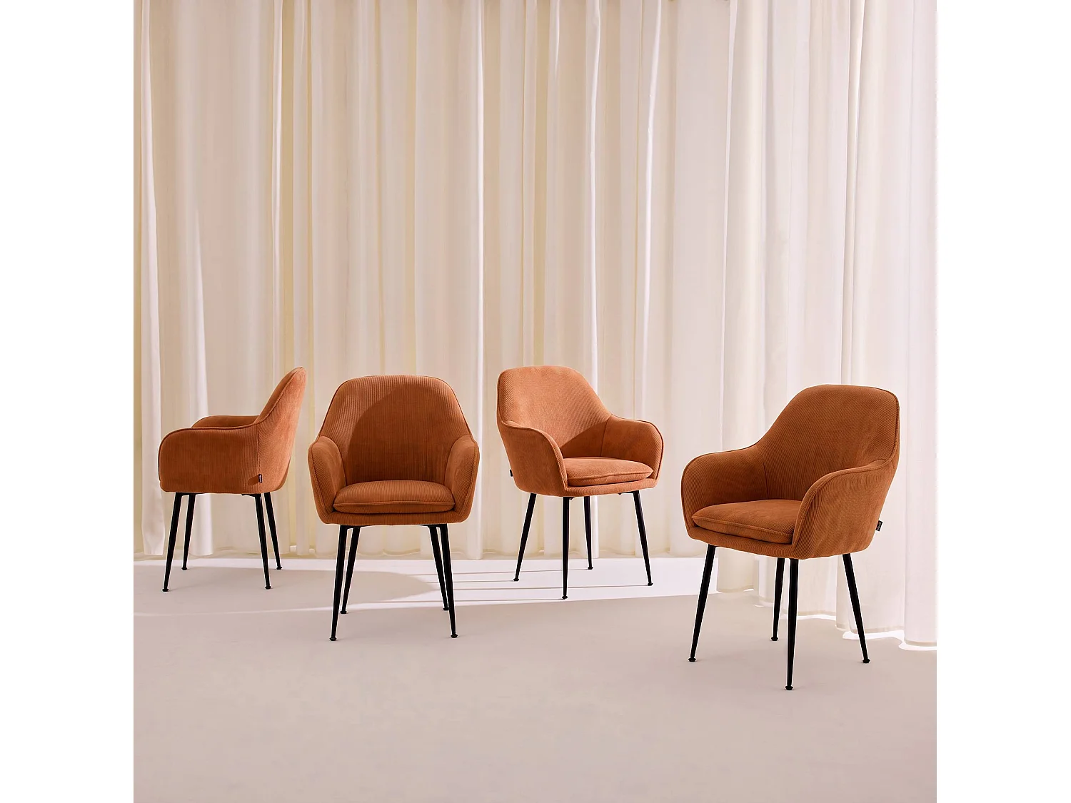 Set 4 poltrone in velluto a coste con gambe in metallo, Shella velluto, Camel, 57x59x84.5 cm