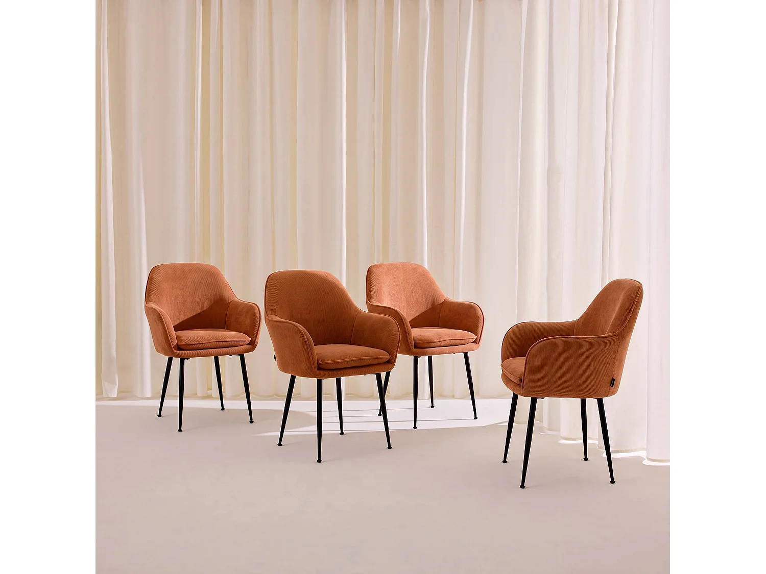 Set 4 poltrone in velluto a coste con gambe in metallo, Shella velluto, Camel, 57x59x84.5 cm