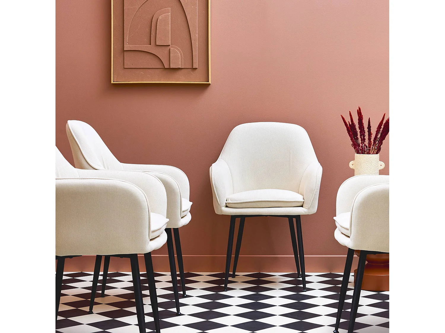 Set di 4 poltrone in velluto a coste con gambe in metallo nero opaco,