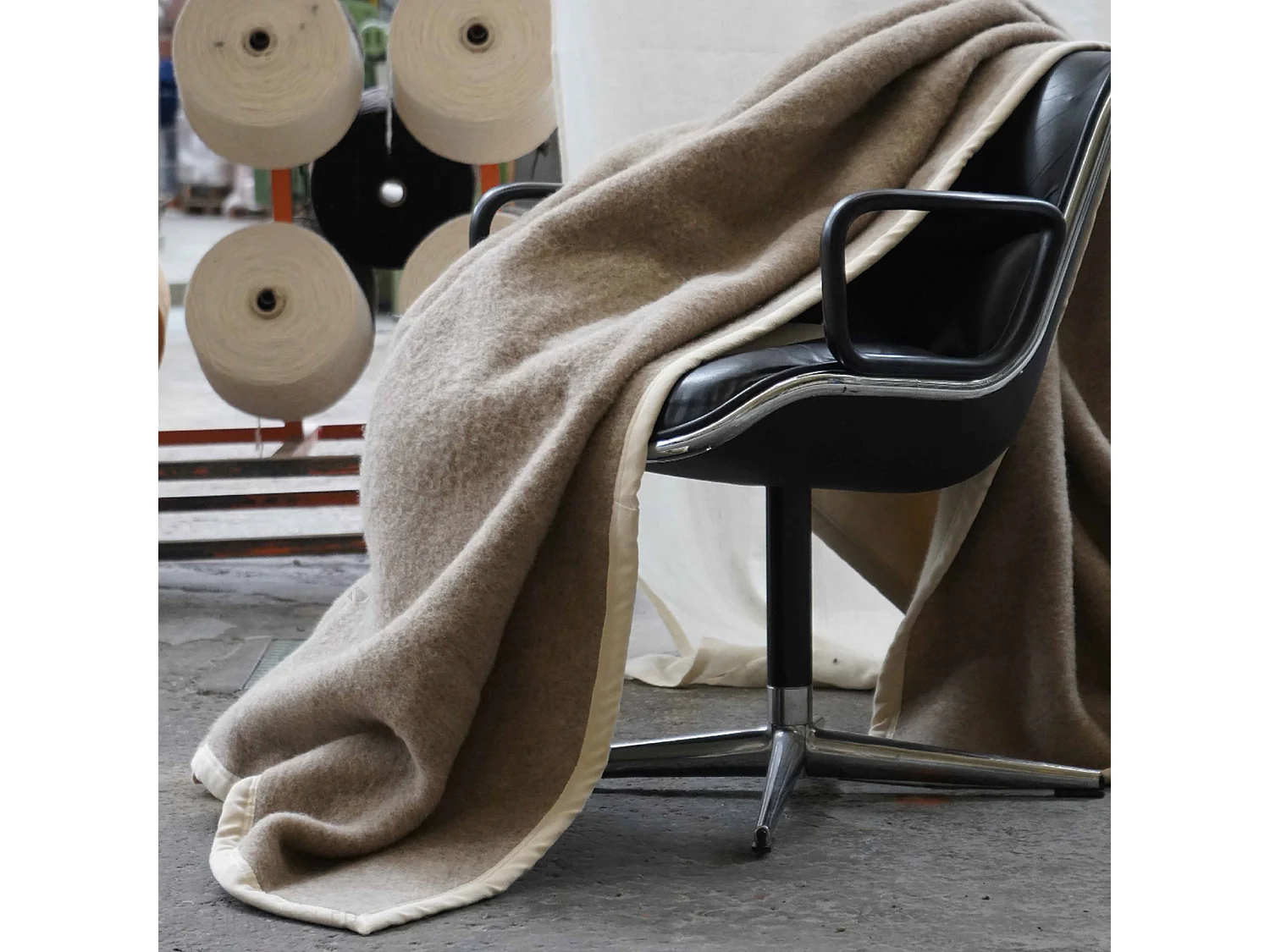 Couverture 100% pur laine vierge 240x260 cm PASTORALE blanchie