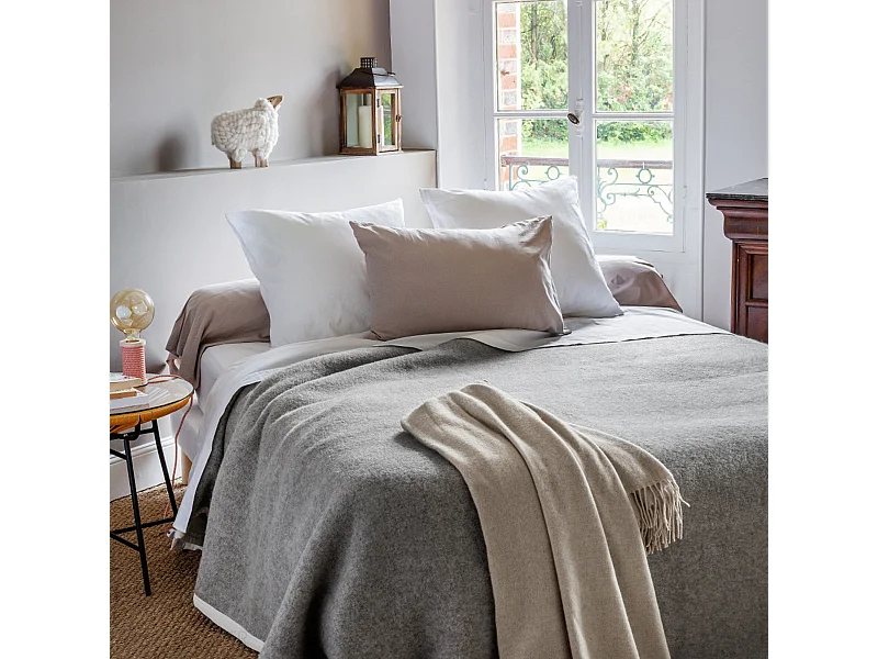 Couverture 100% pur laine vierge 240x260 cm PASTORALE blanchie