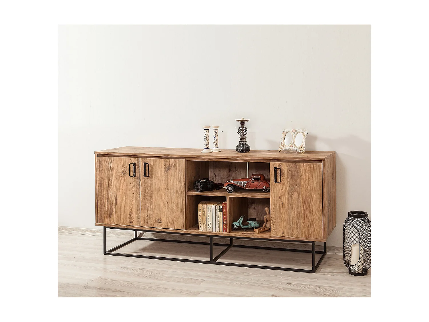 Buffet bas 3 portes et 3 étagères Feneta 180cm Métal Noir et Bois clair