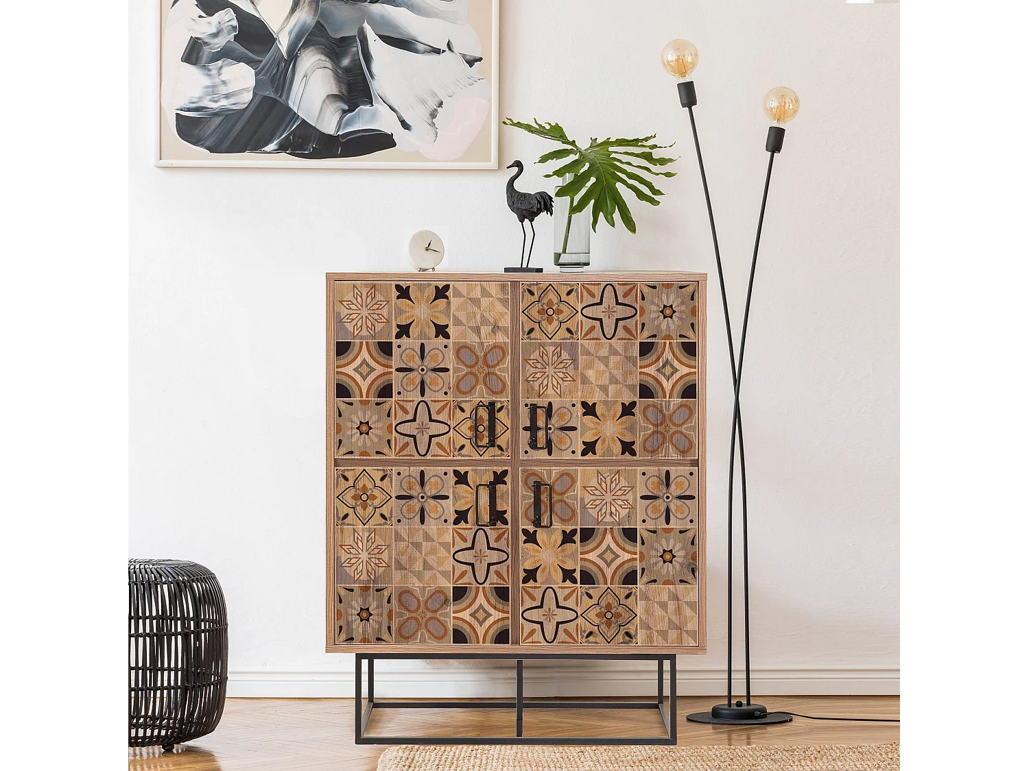 Buffet haut style industriel 4 portes Feneta Bois clair Motif Andalouse