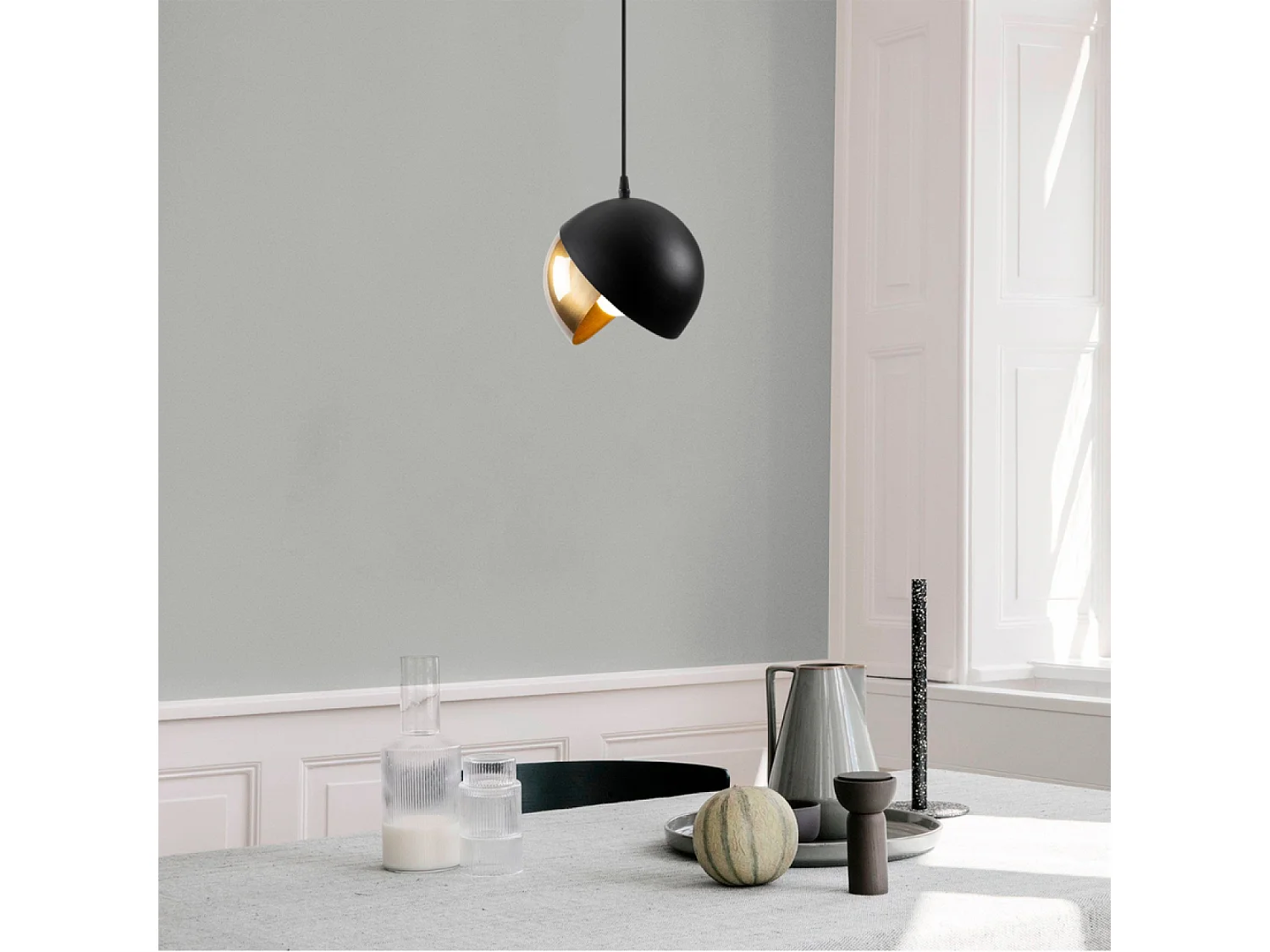 Suspension noire et dorée en métal ROMY