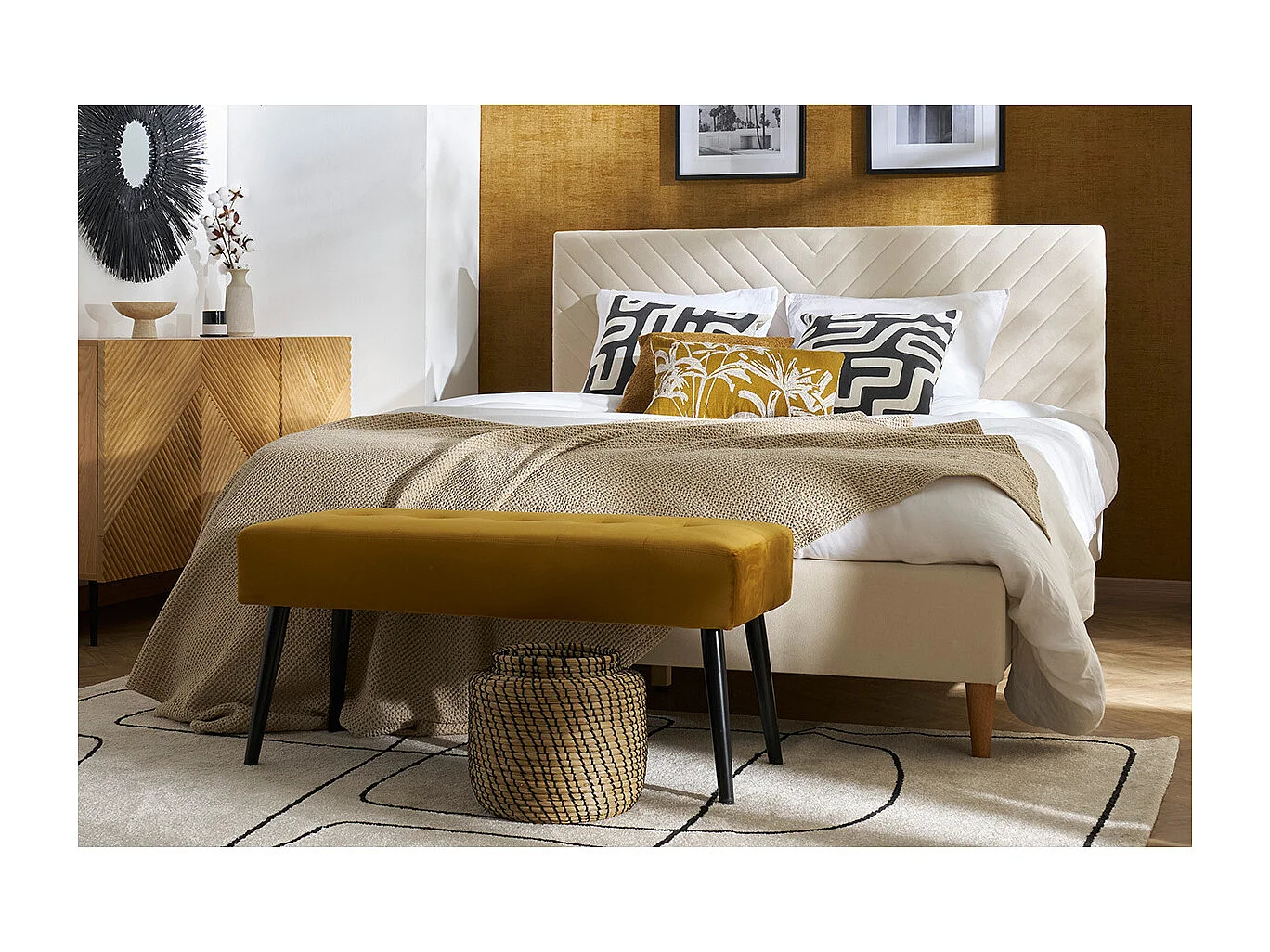 Banco nórdico capitoné de tela efecto aterciopelado texturizado beige y madera clara 96 cm GUESTA