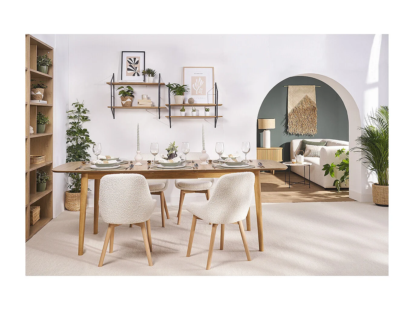 Sedie scandinave in tessuto effetto lana bouclé bianco e legno chiaro massello (set di 2) HOLO