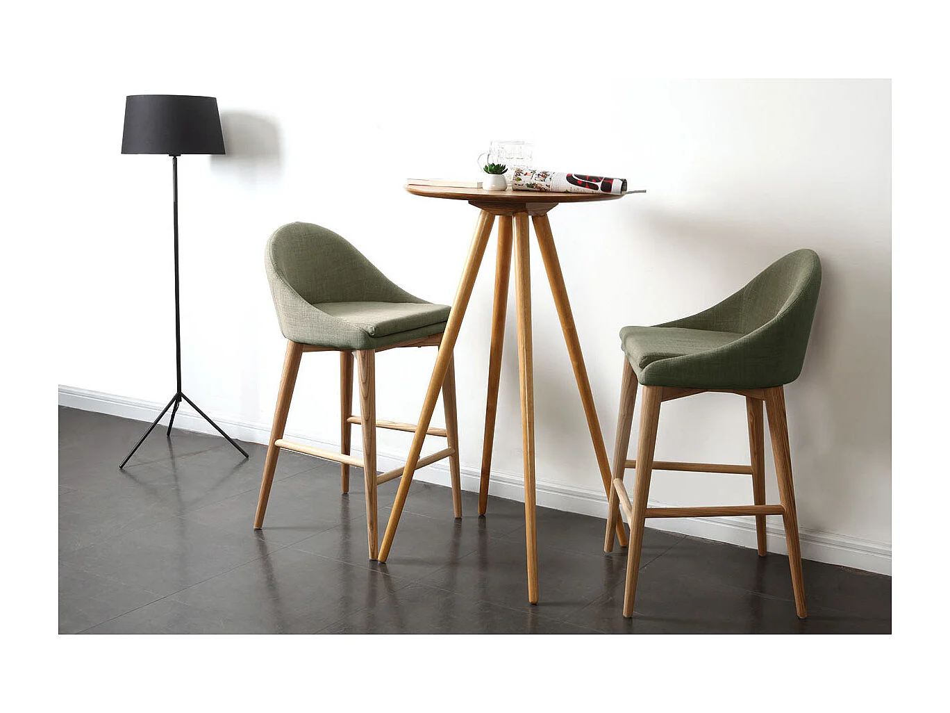 Tabourets de bar scandinaves en tissu beige et frêne massif H66 cm (lot de 2) DALIA