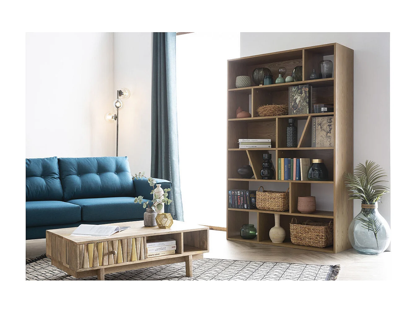 Bibliothèque design en bois clair L120 cm AZTEQUE