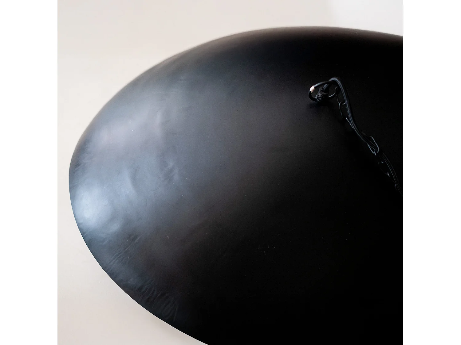 Suspension en métal noir et doré 74 cm - Pacha