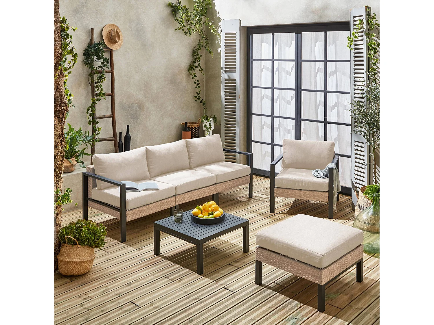 Salon de jardin VELLETRI. beige. aluminium. résine tressée. 5 places L68 x P74 x H63/76cm