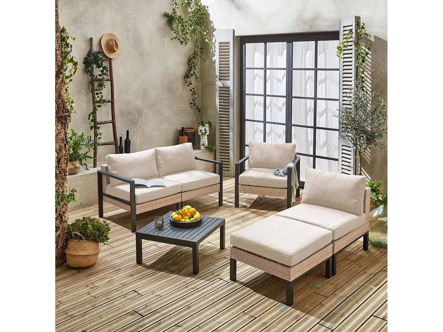 Salon de jardin VELLETRI. beige. aluminium. résine tressée. 5 places L68 x P74 x H63/76cm