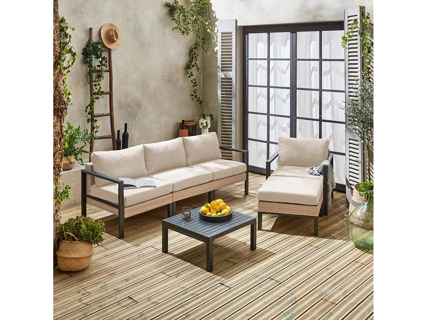 Salon de jardin VELLETRI. beige. aluminium. résine tressée. 5 places L68 x P74 x H63/76cm