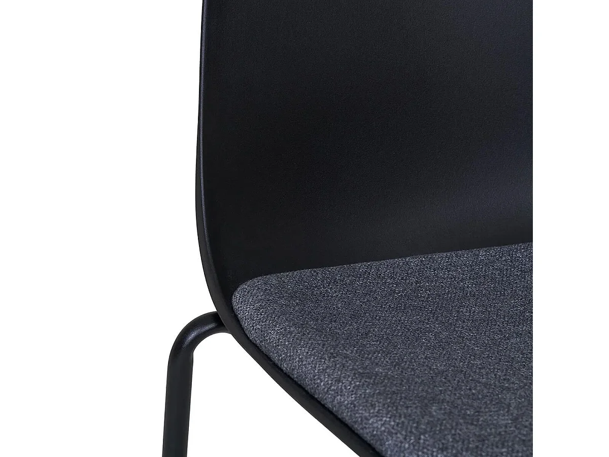 LENA - Lot de 4 Chaises Coque Polyester et Pieds Métal Noir Assise Mousse et Tissu