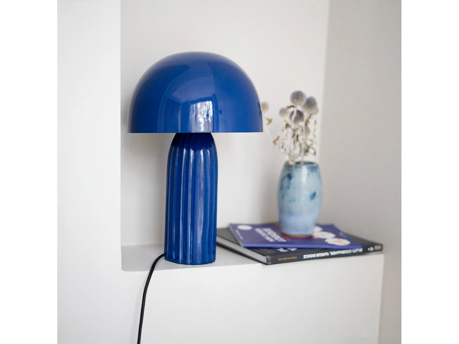 Lampada da tavolo in metallo blu scuro - Joy