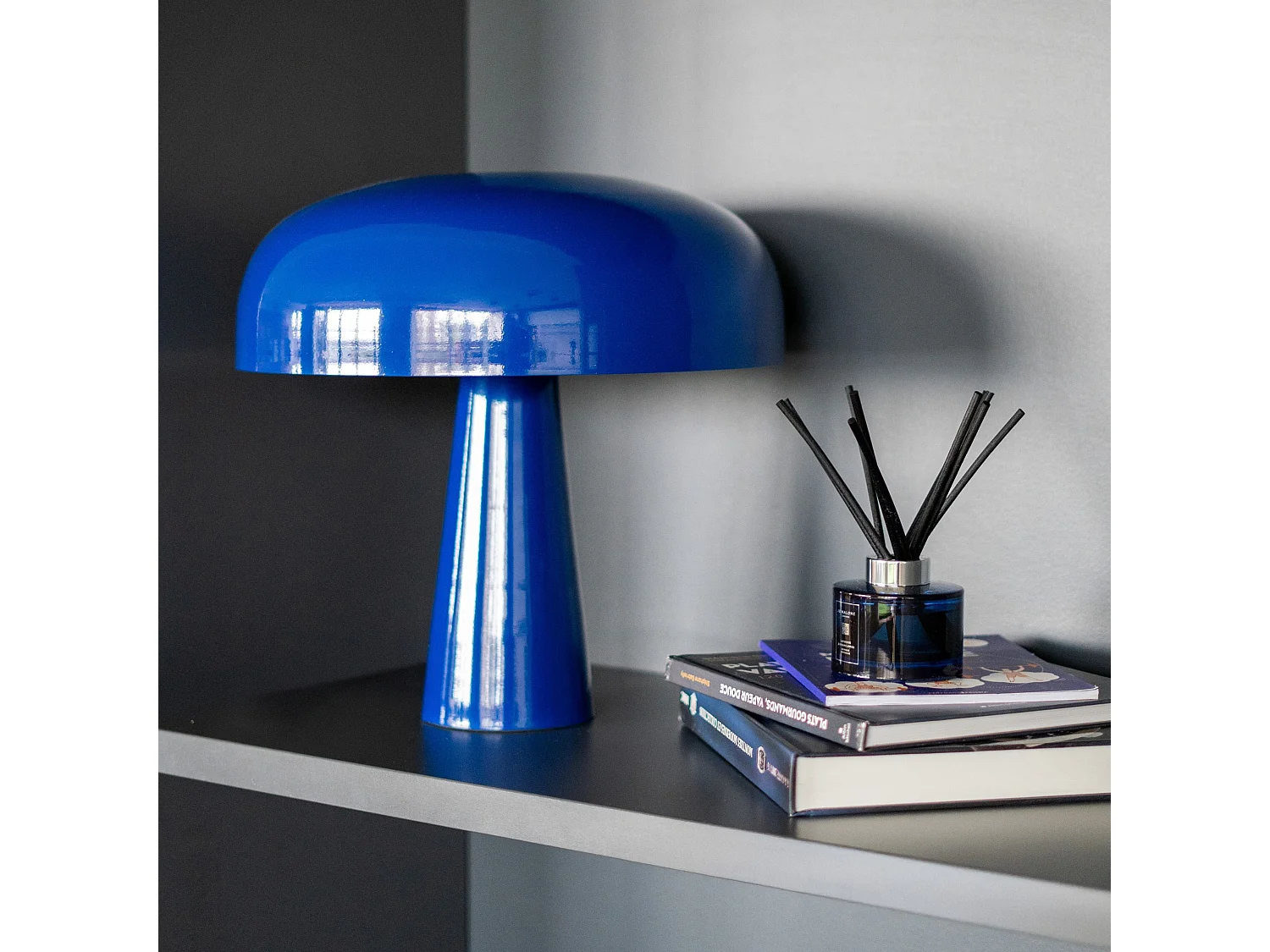 Lampe en métal bleu foncé - Livia