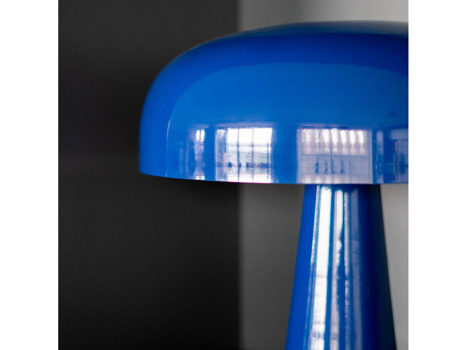 Lampe en métal bleu foncé - Livia