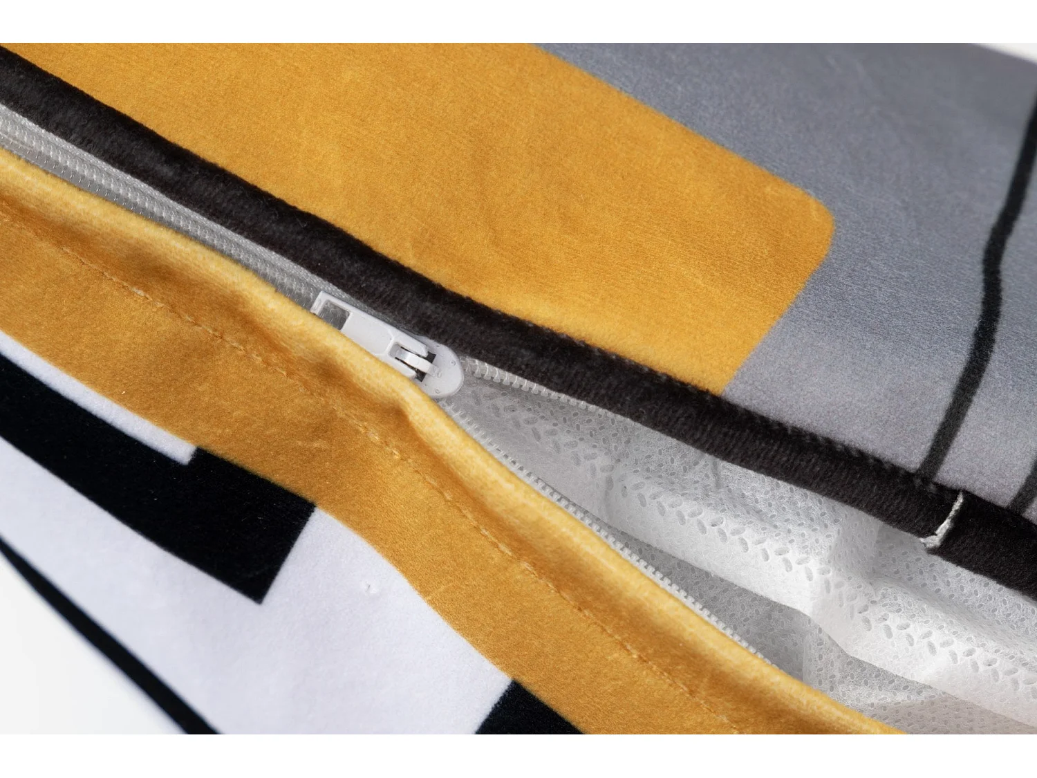 Cojin Velvet Formas Gris Amarillo 45x13x45 Cm