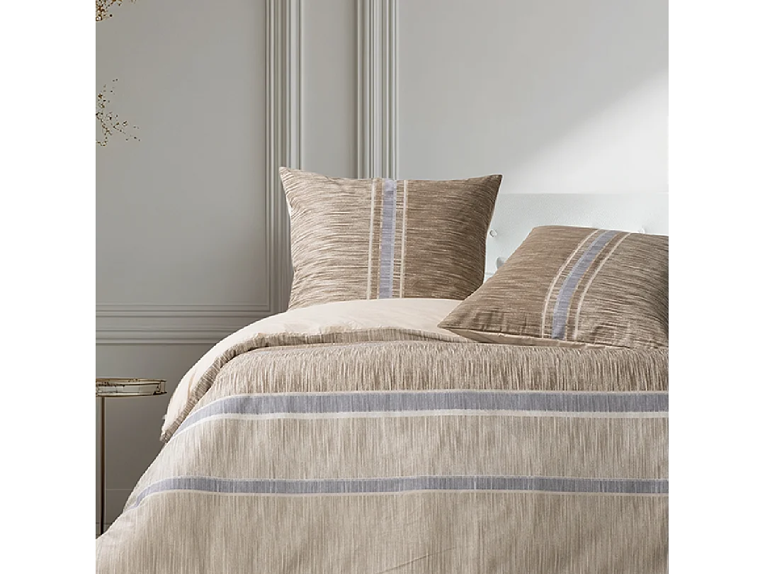 2 persoons beddengoed 240x220 cm+2 kussenslopen 65x65 cm in katoen