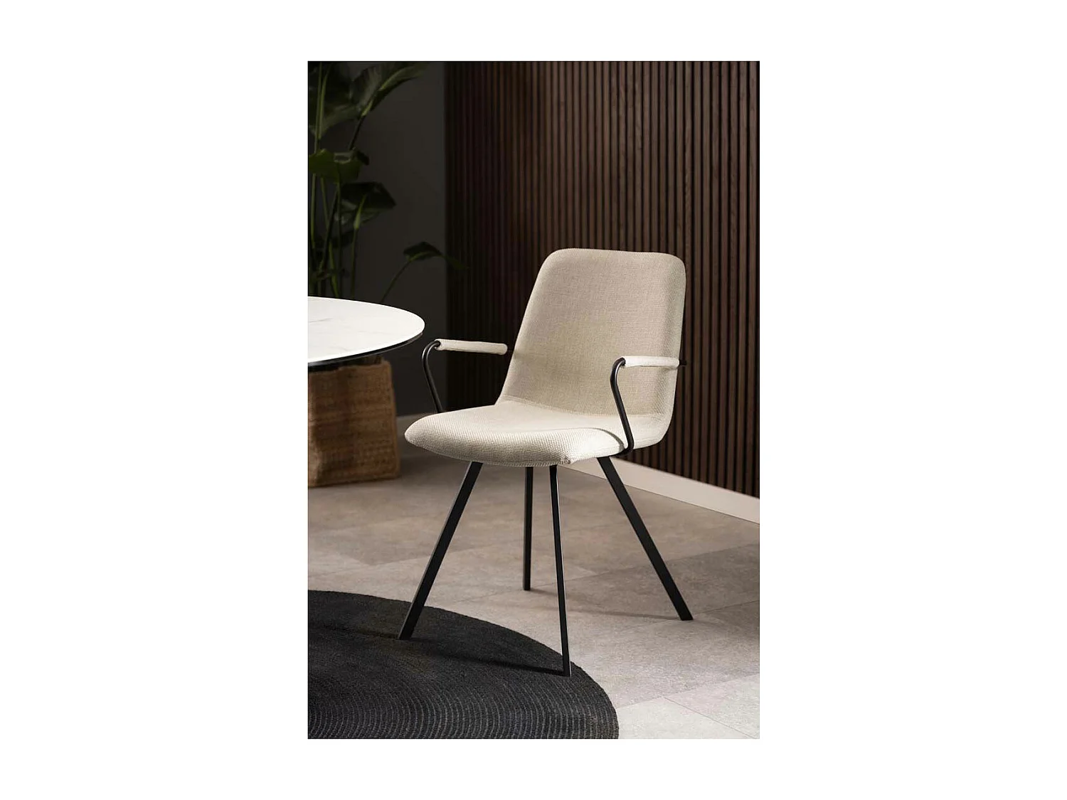 Selina chaise de salle à manger avec accoudoirs beige.