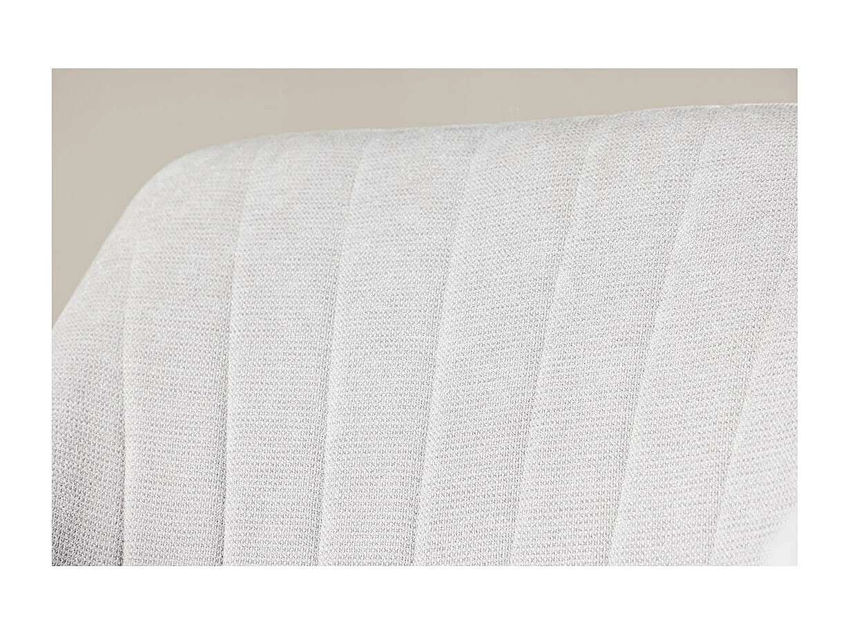 Comfort chaise de salle à manger avec accoudoirs gris clair.