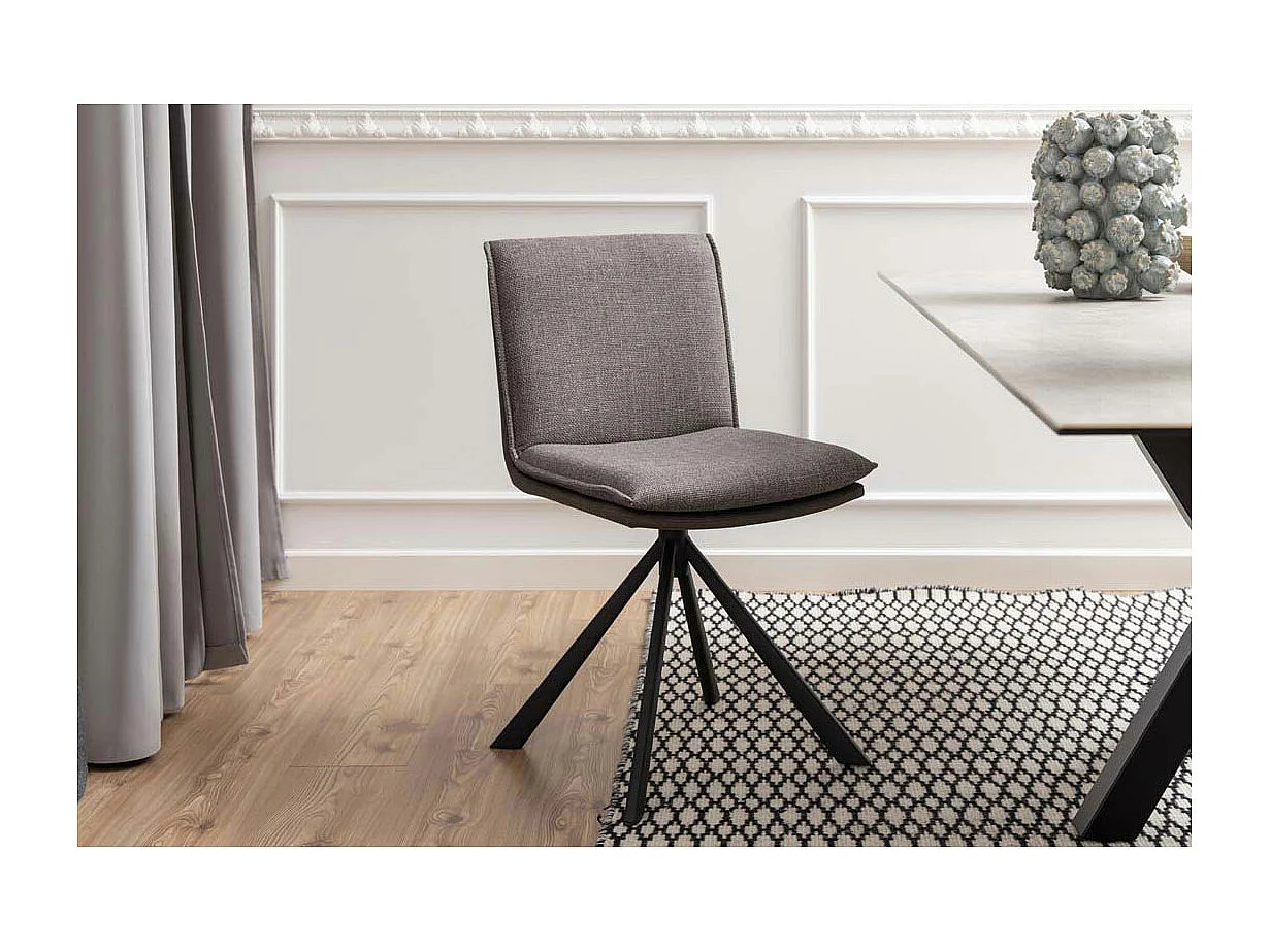 Fiska eetkamerstoel bruin.