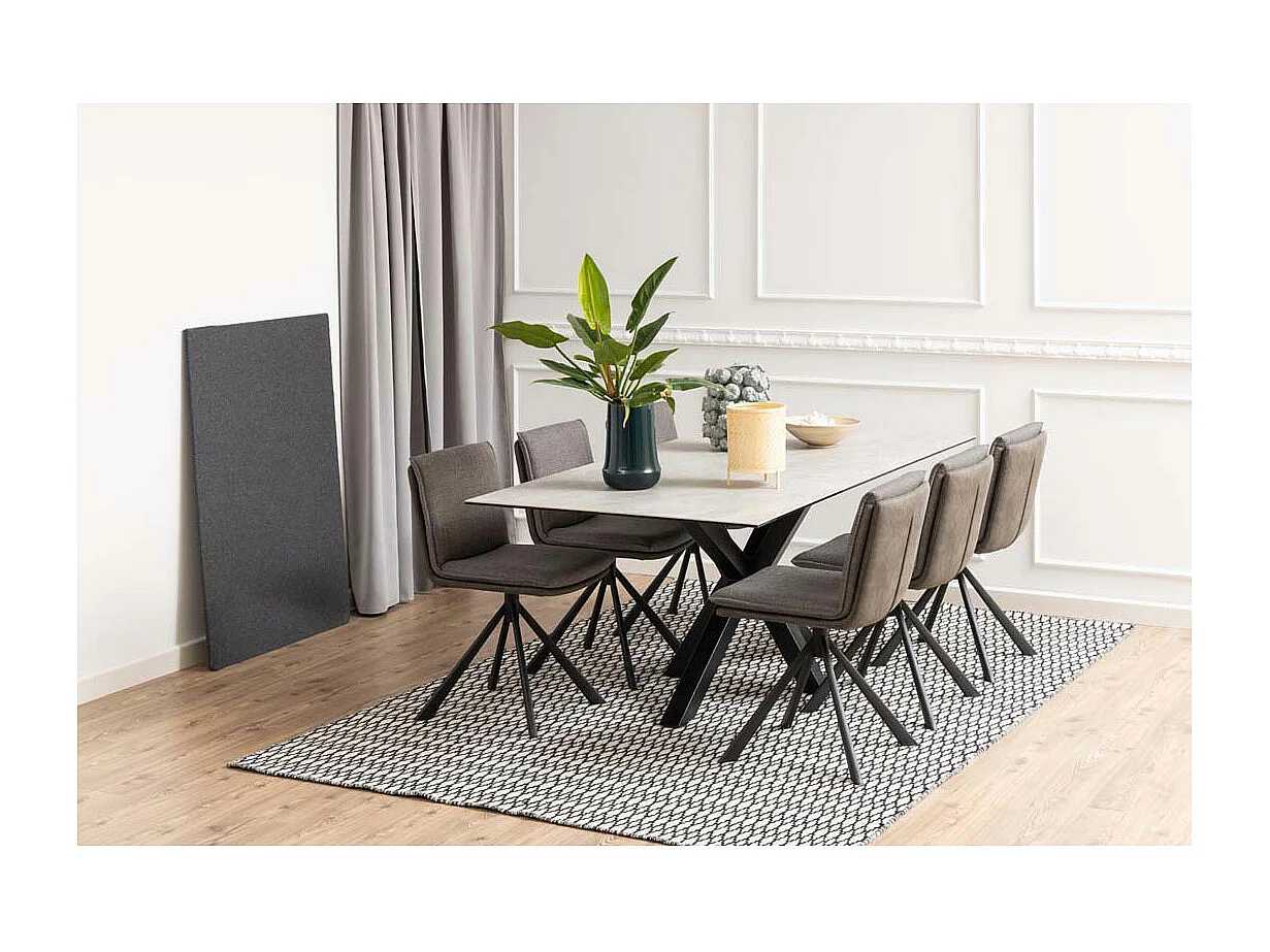 Fiska eetkamerstoel bruin.