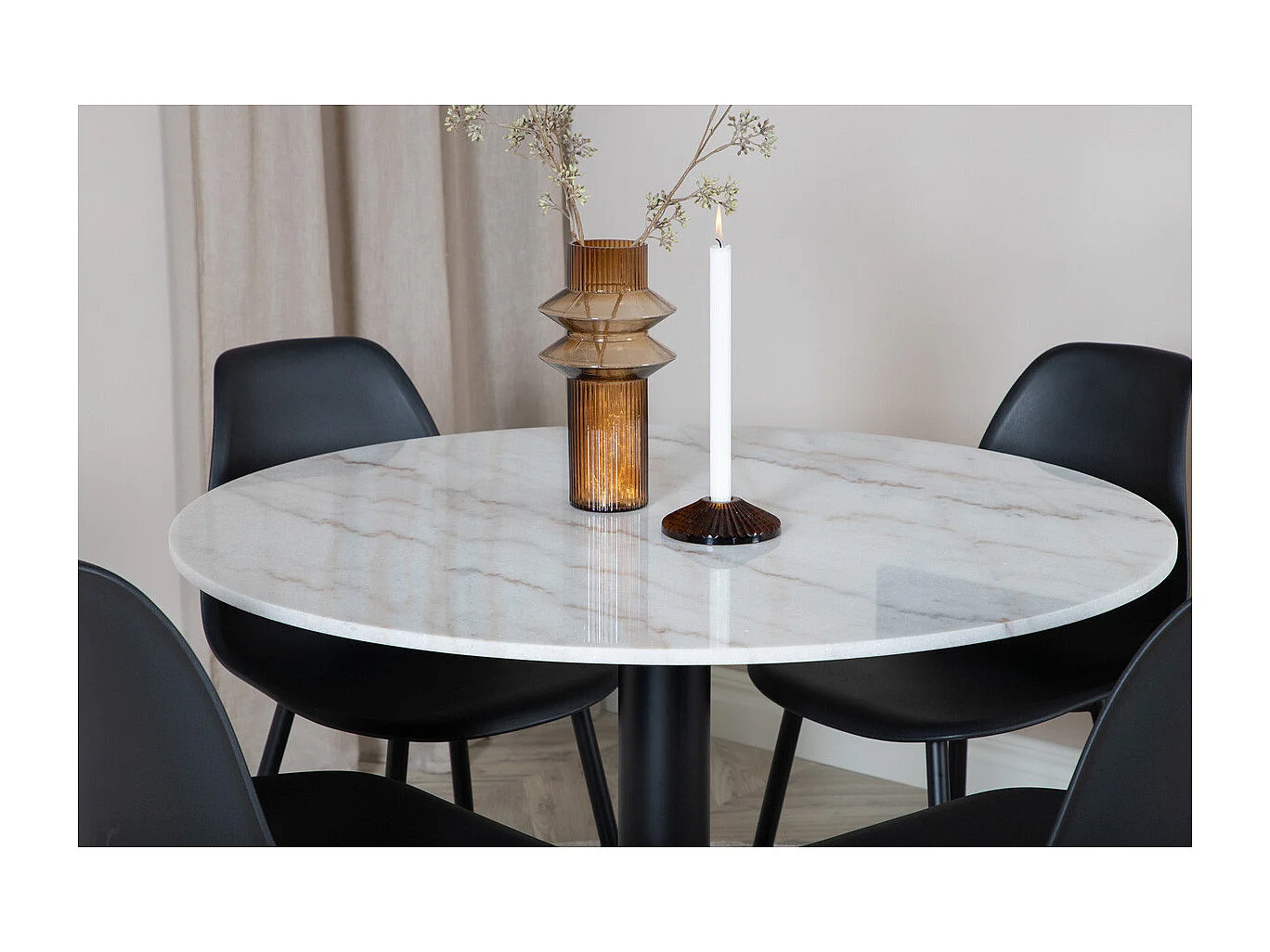 Table à Manger en Marbre "Estelle" 106cm Blanc & Noir