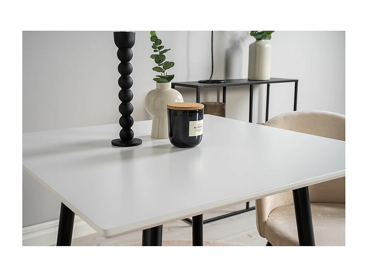 Polar eetkamertafel 80x80 cm wit.